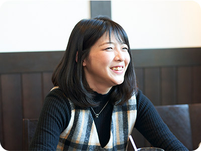 内野 真依